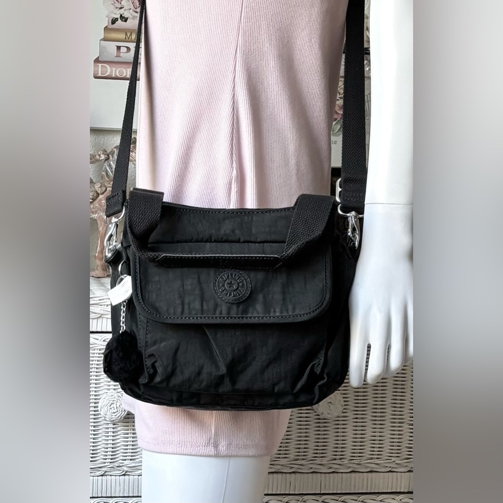 Kipling Classic Sport Travel Combination Crossbody Handbag & Keychain Black NWOT